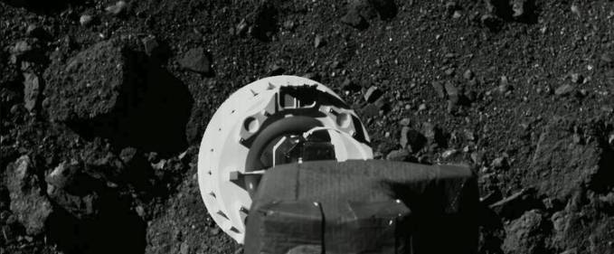 Încă o sondă spațială coboară pe un asteroid și preia mostre de sol