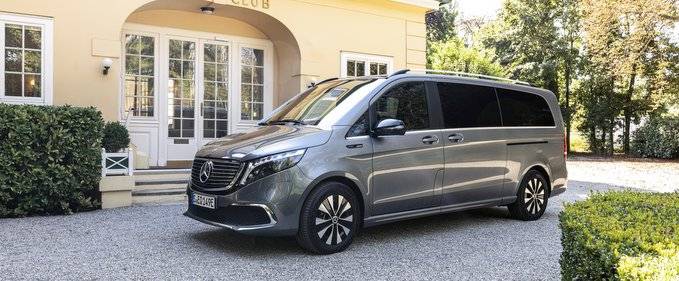 Mercedes lansează în România modelul EQV complet electric