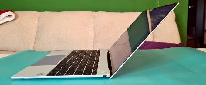 Review Huawei Matebook X, un ultrabook premium și minimalist