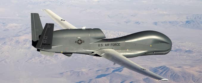 O dronă militară Global Hawk în acțiune