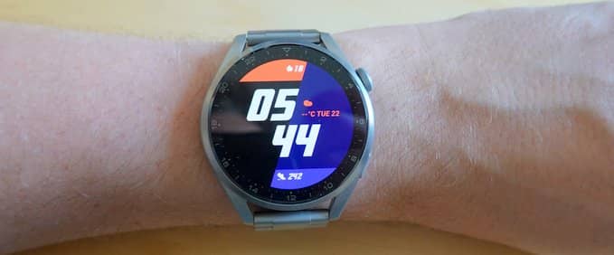 Review Huawei Watch 3 Pro: titaniu, funcții smart, HarmonyOS, dar și preț crescut