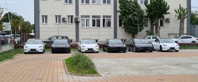 Un nou lot de Tesla Model 3 a fost livrat în România