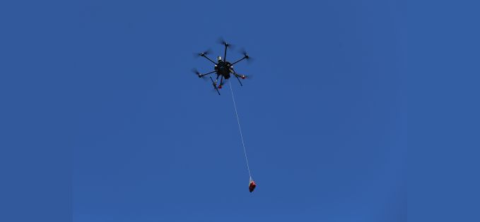 O dronă cu defibrilator a salvat viața unui om. Vă dați seama unde au ajuns alte țări?