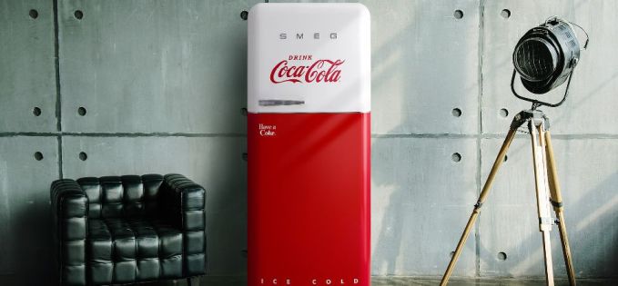 Îmi place acest frigider Smeg x Coca-Cola