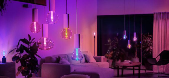 Philips Hue începe să lanseze și becuri cu aspect mai plăcut pentru lustre moderne