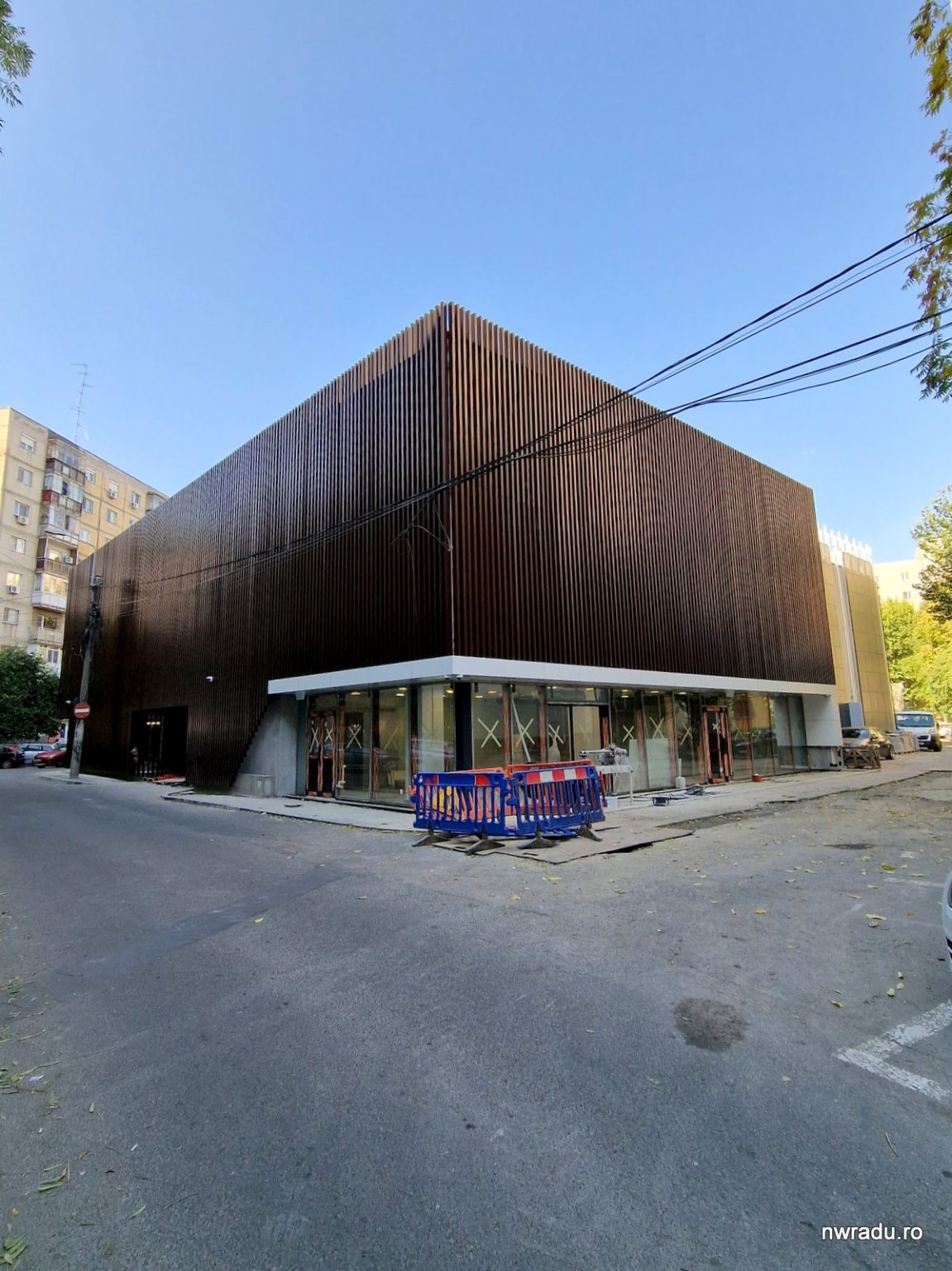 Piața Norilor prinde contur (și este maronie, o culoare care ar trebui