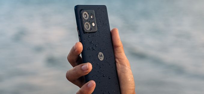 Motorola Edge 40 Pro a fost lansat în România și pare un flagship performant cu camera principală bună