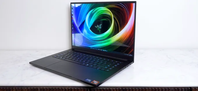 Razer Blade 16: îmbinarea excelentă de portabilitate și performanță cu NVIDIA RTX 5090