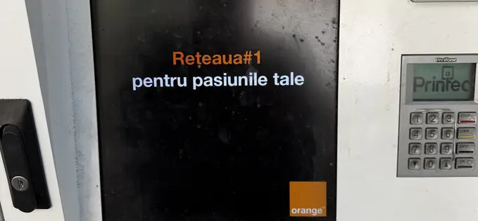 Easybox-urile încep să afișeze reclame pe ecranele integrate