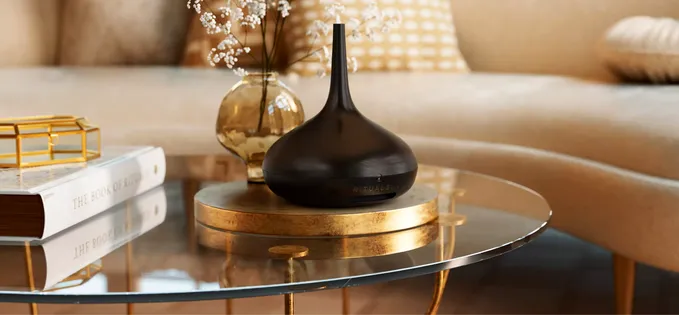 Perfume Genie de la Rituals este un odorizant smart de casă, cu reglare pe intervale precise de timp