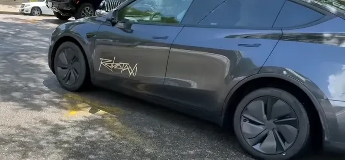 Cum arată o cursă cu robotaxi-urile Tesla autonome