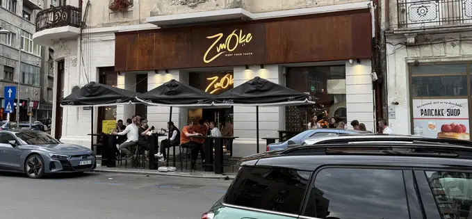 La Zmoke în Piața Amzei: fripturi excelente și preparate inedite la afumătoare
