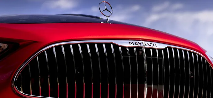 Un Maybach SL 680 decapotabil și un Lotus Emira printre mașinile remarcabile înmatriculate în august, plus 952 de electrice