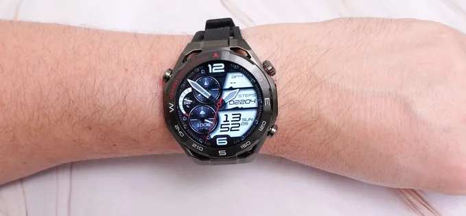 Huawei Watch Ultimate 2: un ceas impunător care include până și comunicație sub apă pentru scufundări la 150 de metri