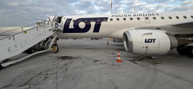 Am zburat cu LOT la Varșovia și a fost o experiență chiar plăcută