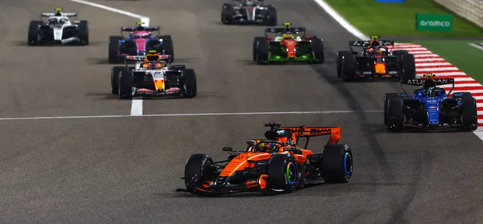 Duminică reîncepe Formula 1: ce schimbări aduce acest sezon și cine a fost cel mai rapid în teste