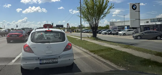 Idei de îmbunătățit traficul: folosirea benzilor pustii de la intrarea în București din DN1