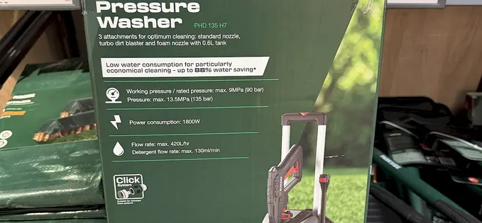 Mă simt om mare: mi-am luat power washer și s-a dovedit foarte util la curățenie