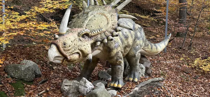 Clipul de sâmbătă: un Tiranozaur este mai apropiat în timp de un iPad decât de un Stegozaur