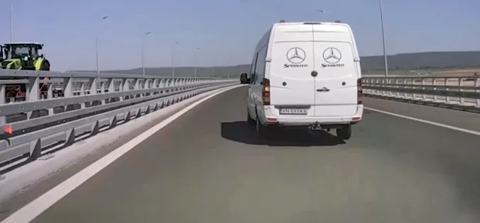 Prietenul meu cu duba de pe autostradă