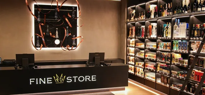 Finestore a deschis magazinul din Pallady și dă clienților cadou sticle de vin