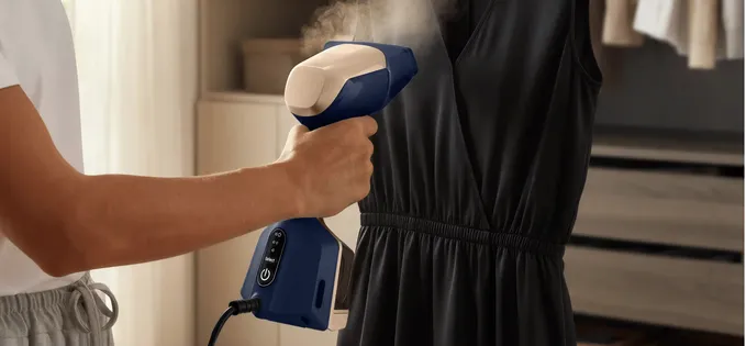 Review Tefal AeroSteam Elite: probabil cel mai bun fier de călcat vertical cu abur (și aspirare!)